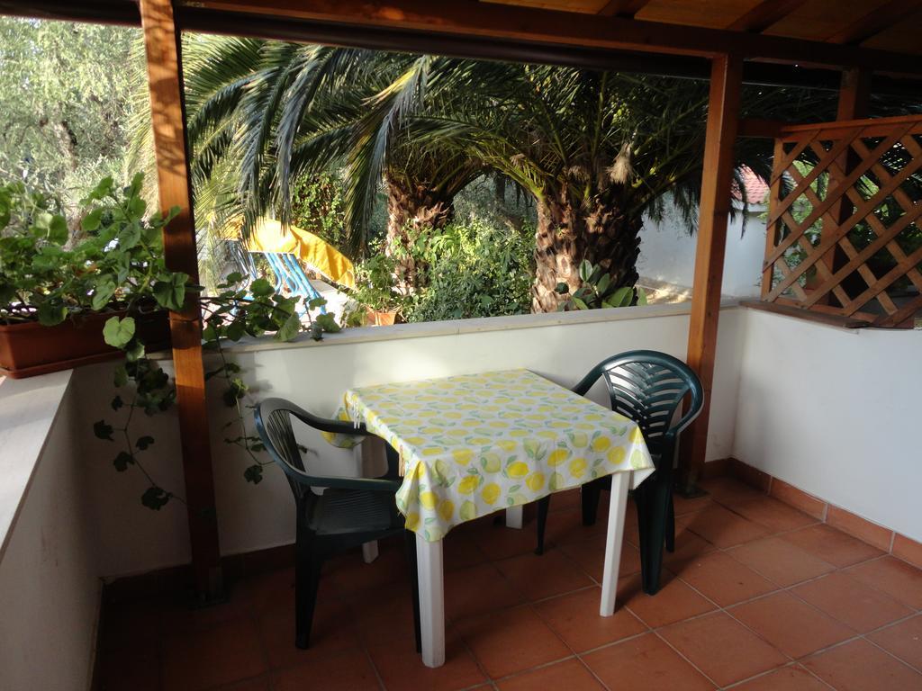 Villa Monica Appartamenti Vieste Cameră foto